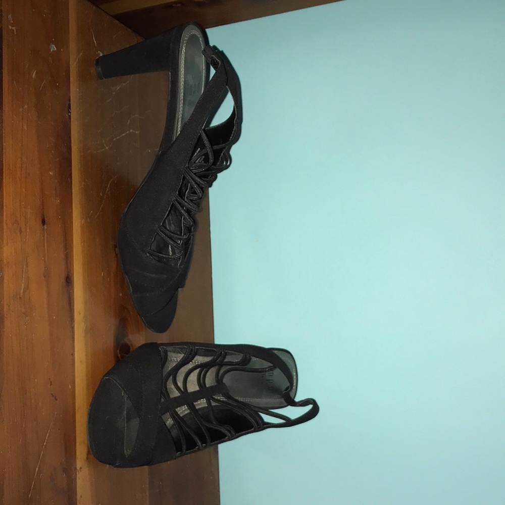 Black heels size 9.5